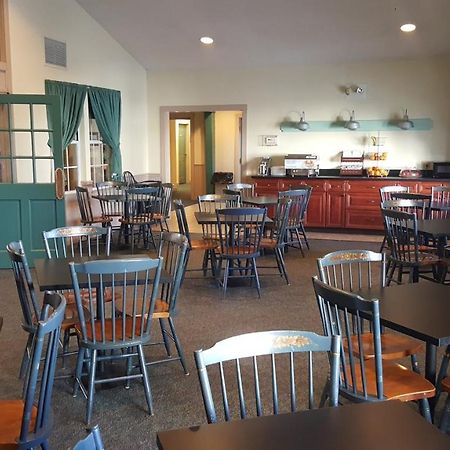 Amish Inn Nappanee Exterior photo